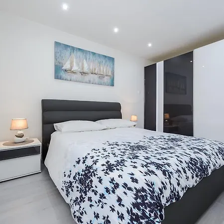 Andrea 1 * Dubrovnik