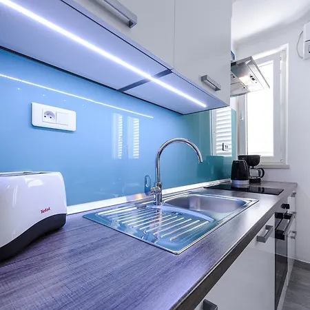 Apartment Andrea 1 *