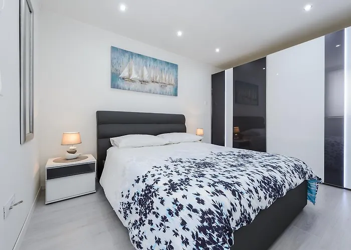 Andrea 1 * Dubrovnik